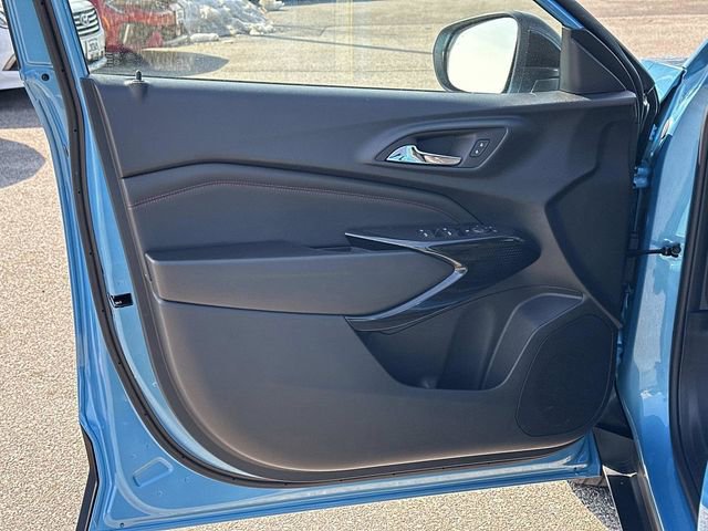 Used 2025 Chevrolet Trax RS image 15