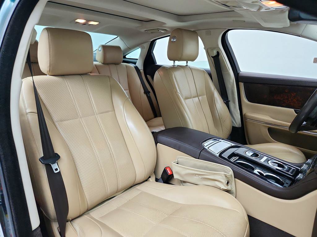 Used 2015 Jaguar XJ AWD image 28