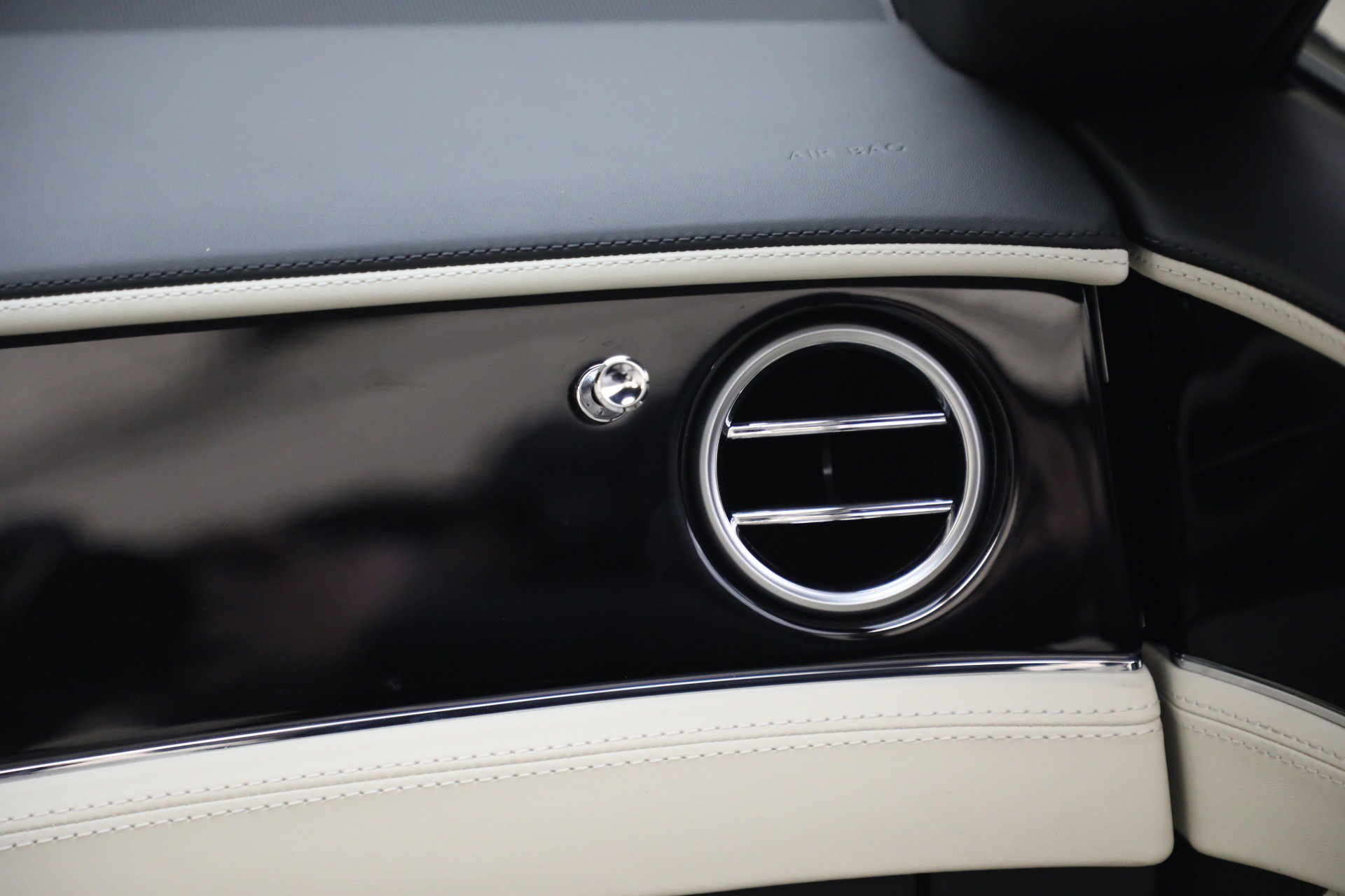 New 2026 Bentley Continental GTC AWD/4WD image 32