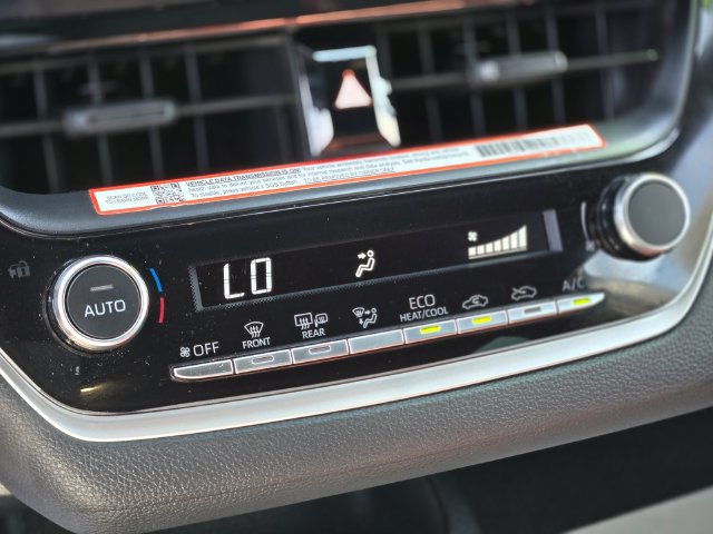 Used 2026 Toyota Corolla SE FWD image 19