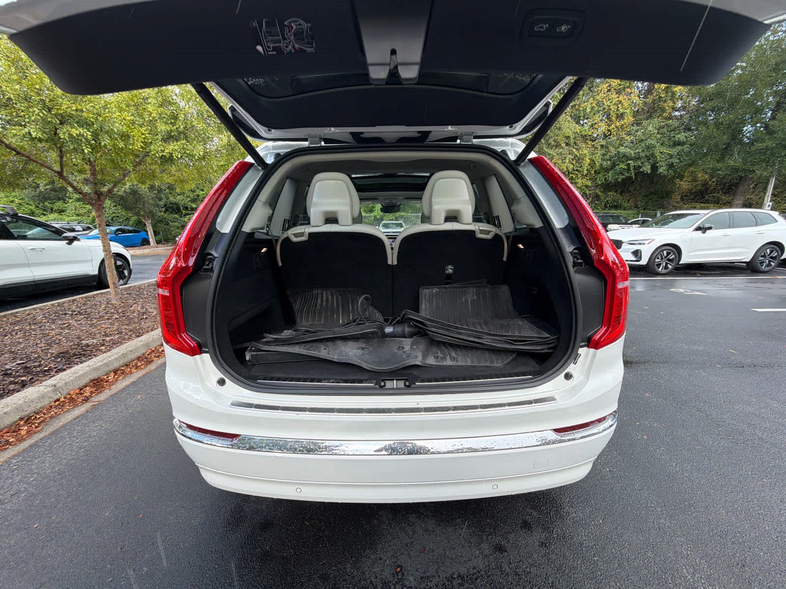 Certified 2025 Volvo XC90 T8 Ultra w/ Protection Package Premier AWD/4WD image 23