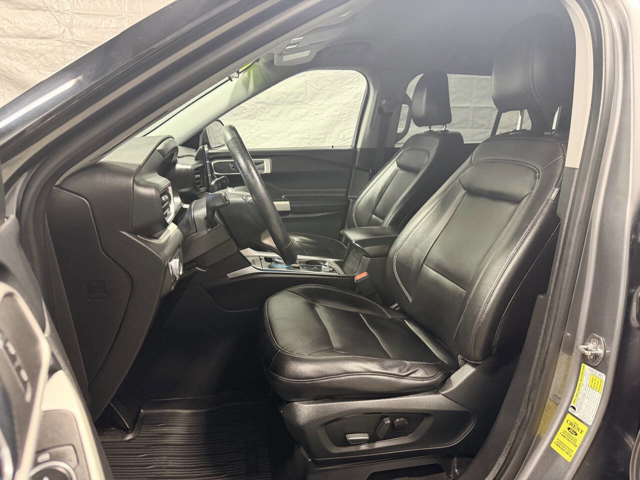 Used 2021 Ford Explorer XLT w/ Equipment Group 202A image 10