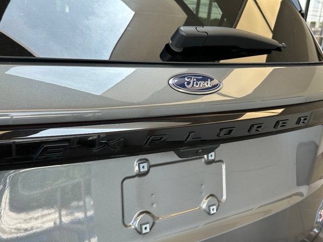 Used 2025 Ford Explorer ST AWD/4WD image 30