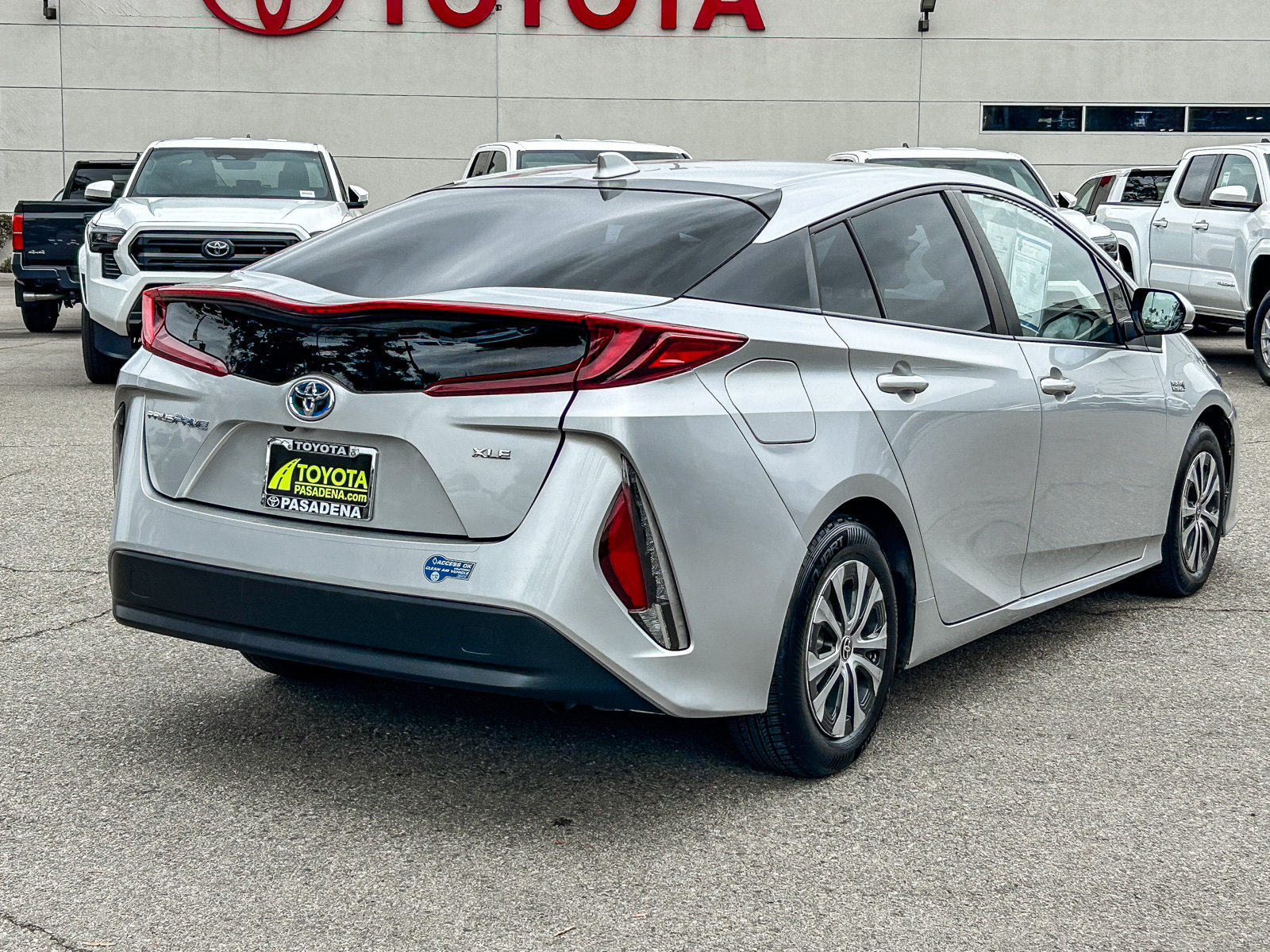Used 2021 Toyota Prius Prime XLE w/ Carpet Mat Package (TMS) FWD image 6
