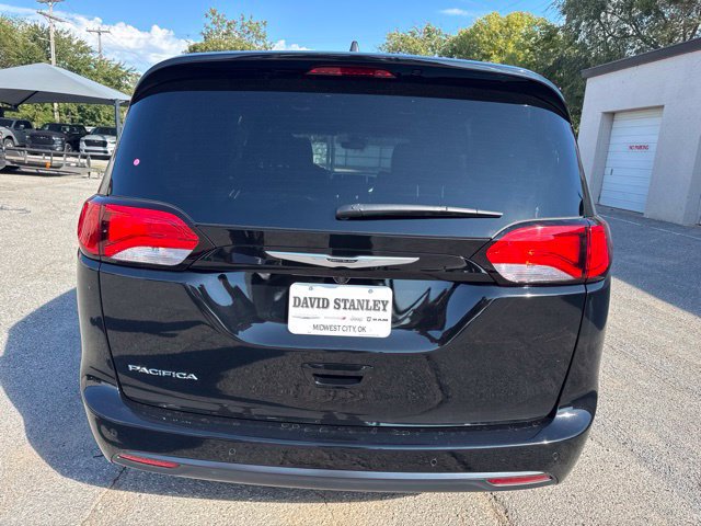 New 2027 Chrysler Pacifica LX FWD image 5