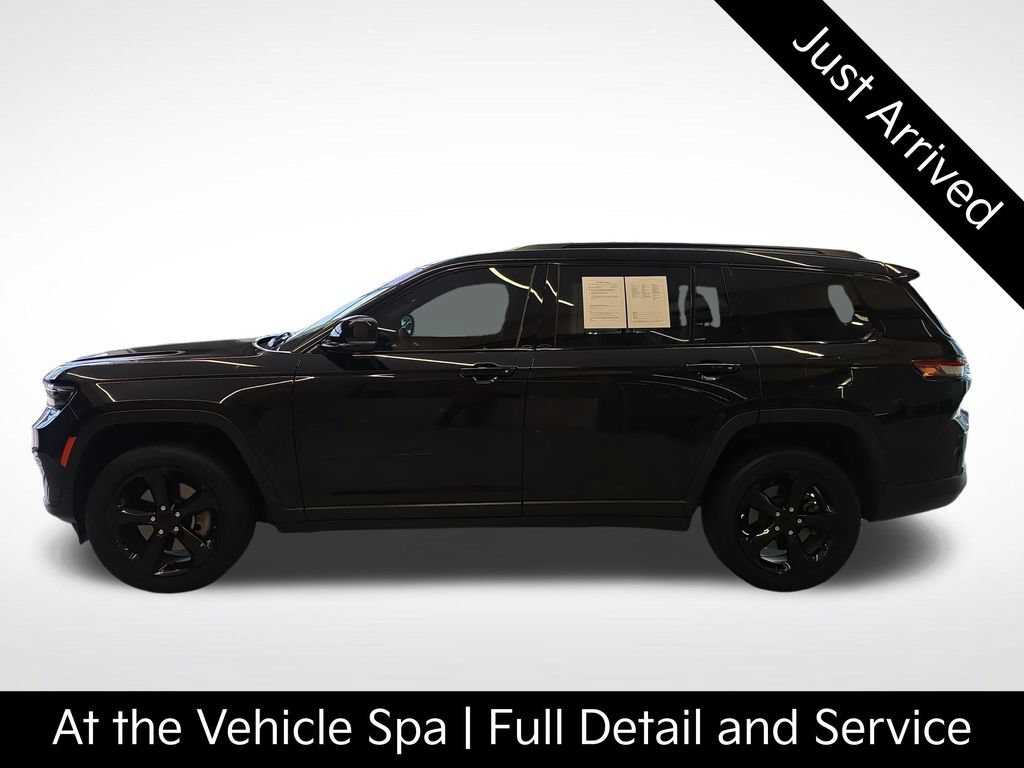Used 2023 Jeep Grand Cherokee L Laredo RWD image 3