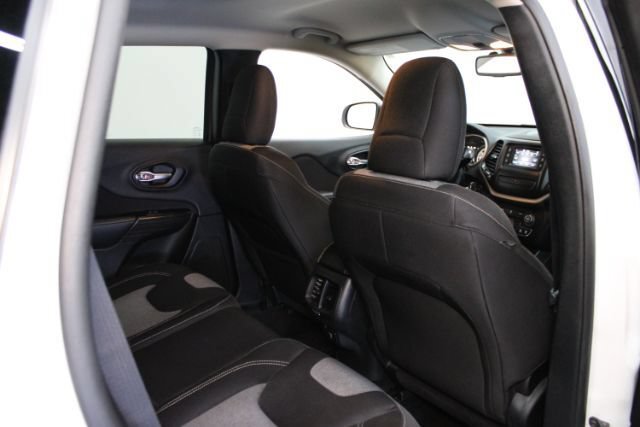 Used 2014 Jeep Cherokee Latitude w/ Cold Weather Group AWD/4WD image 22