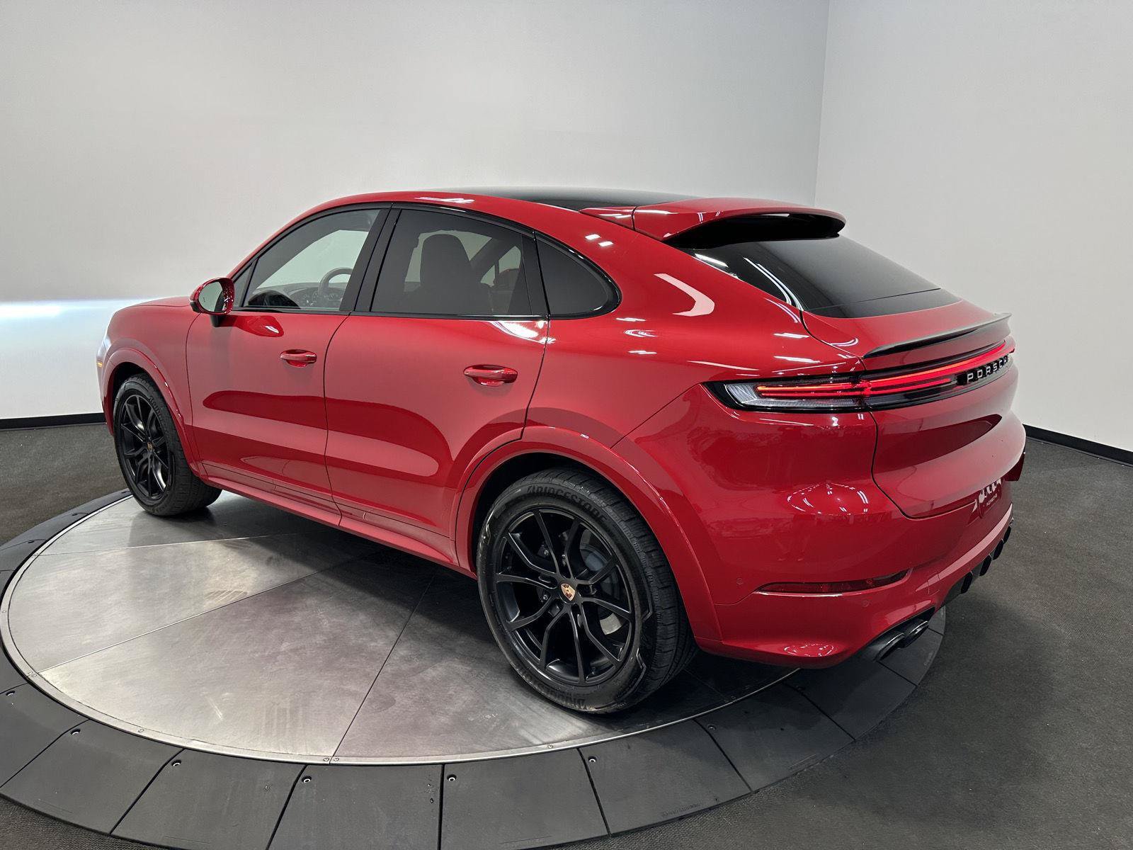 Certified 2026 Porsche Cayenne Coupe AWD/4WD image 3