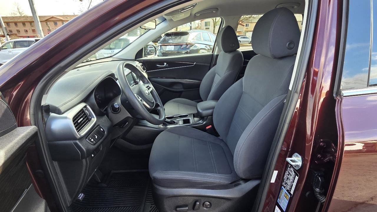 Used 2019 Kia Sorento AWD V6 image 13