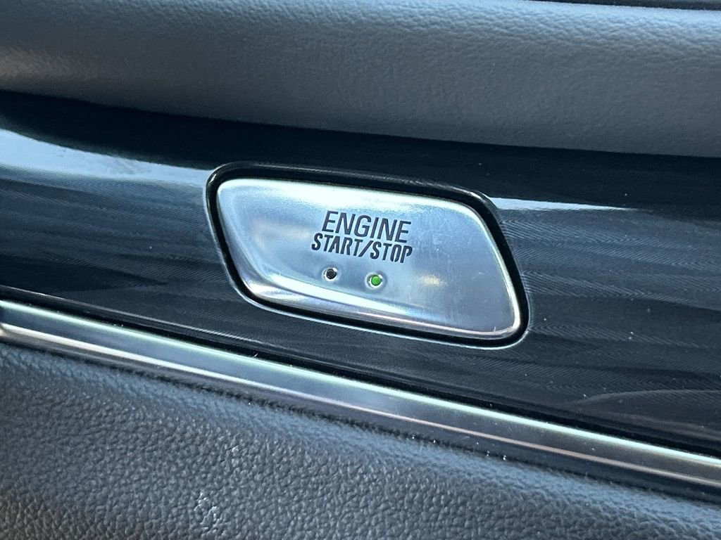 Used 2023 Buick Enclave Essence FWD image 17