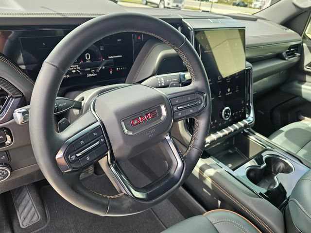Used 2025 GMC Yukon AT4 w/ AT4 Premium Package image 18