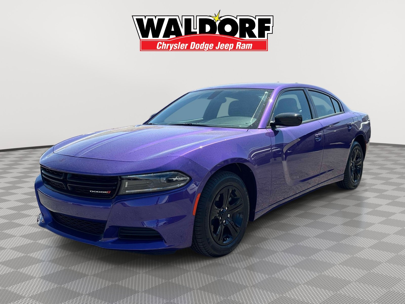 Used 2023 Dodge Charger SXT RWD image 3