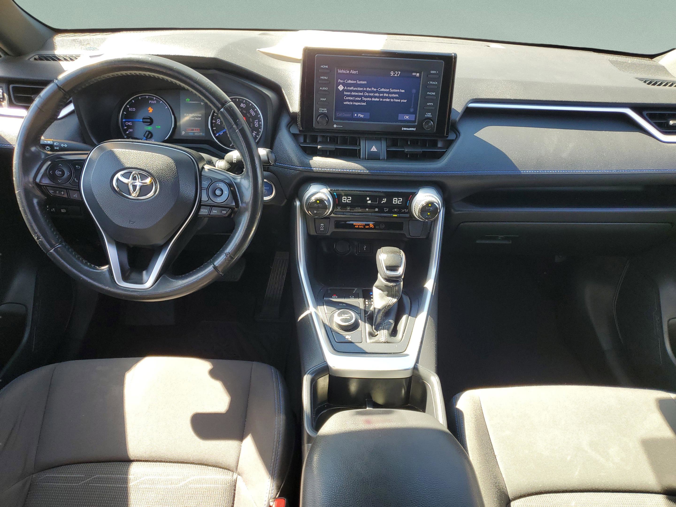Used 2022 Toyota RAV4 SE image 10