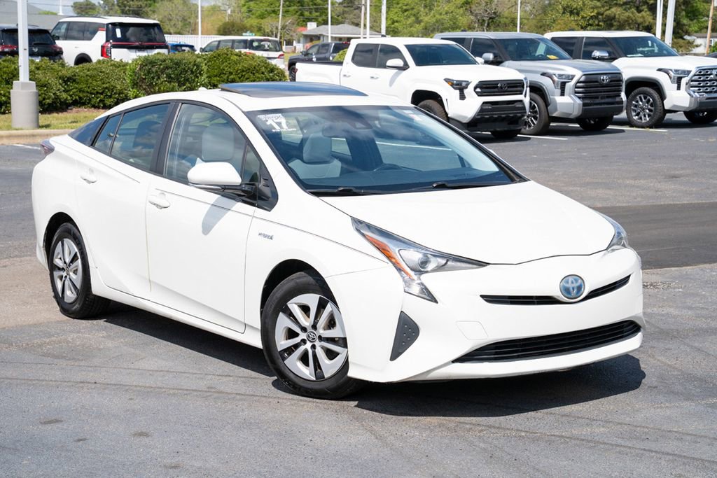 Used 2017 Toyota Prius Four w/ Advanced Technology Package image 1