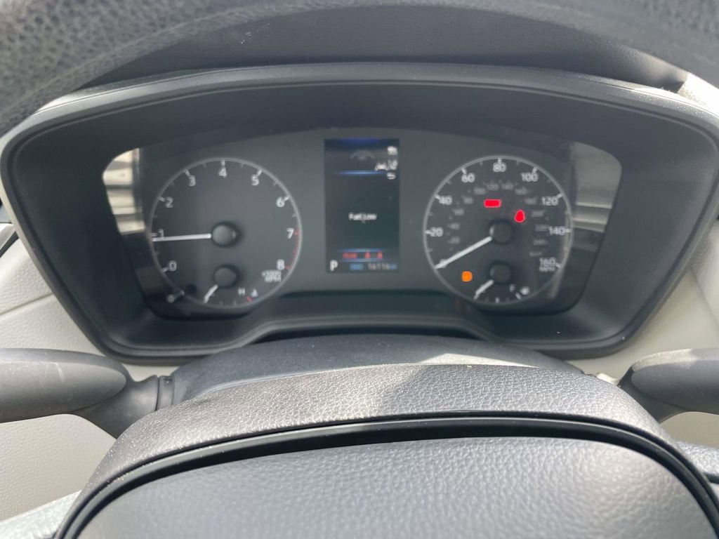 Used 2023 Toyota Corolla Cross L image 34