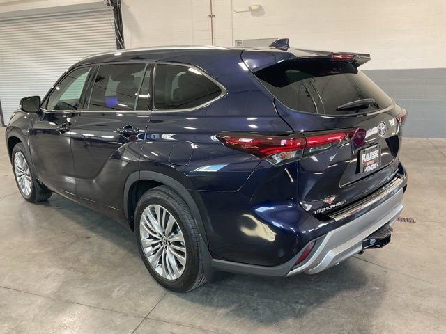 Used 2026 Toyota Highlander Platinum image 4