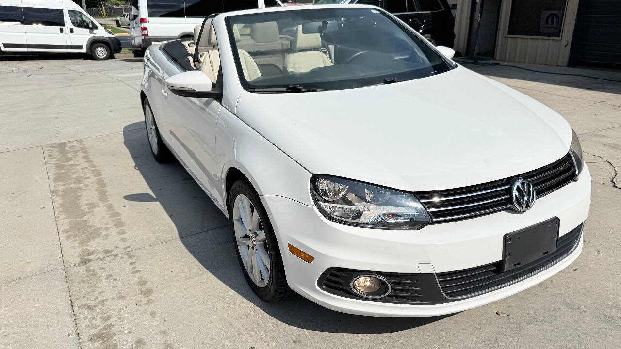 Used 2012 Volkswagen Eos Komfort FWD image 16