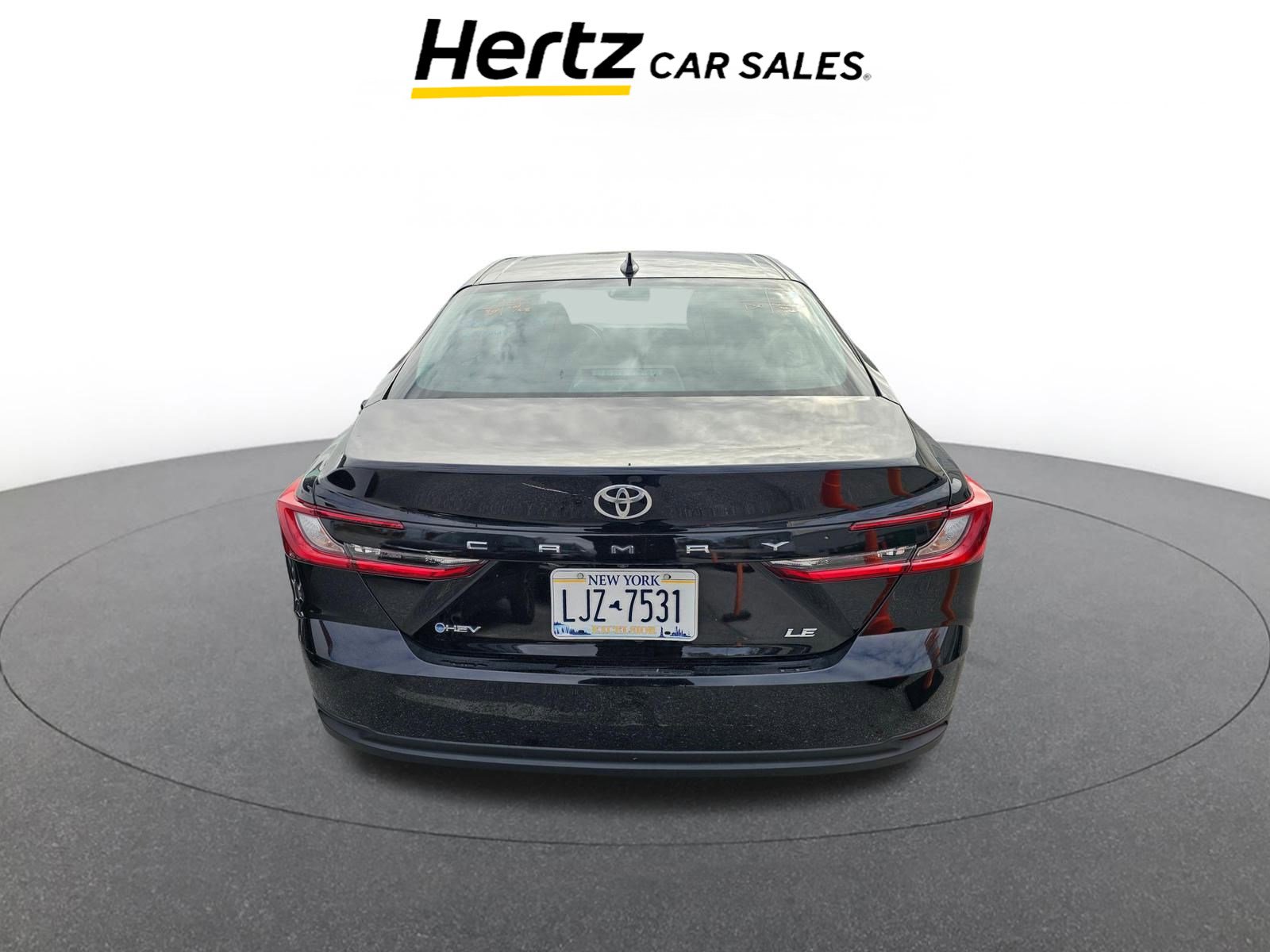 Used 2025 Toyota Camry LE image 5