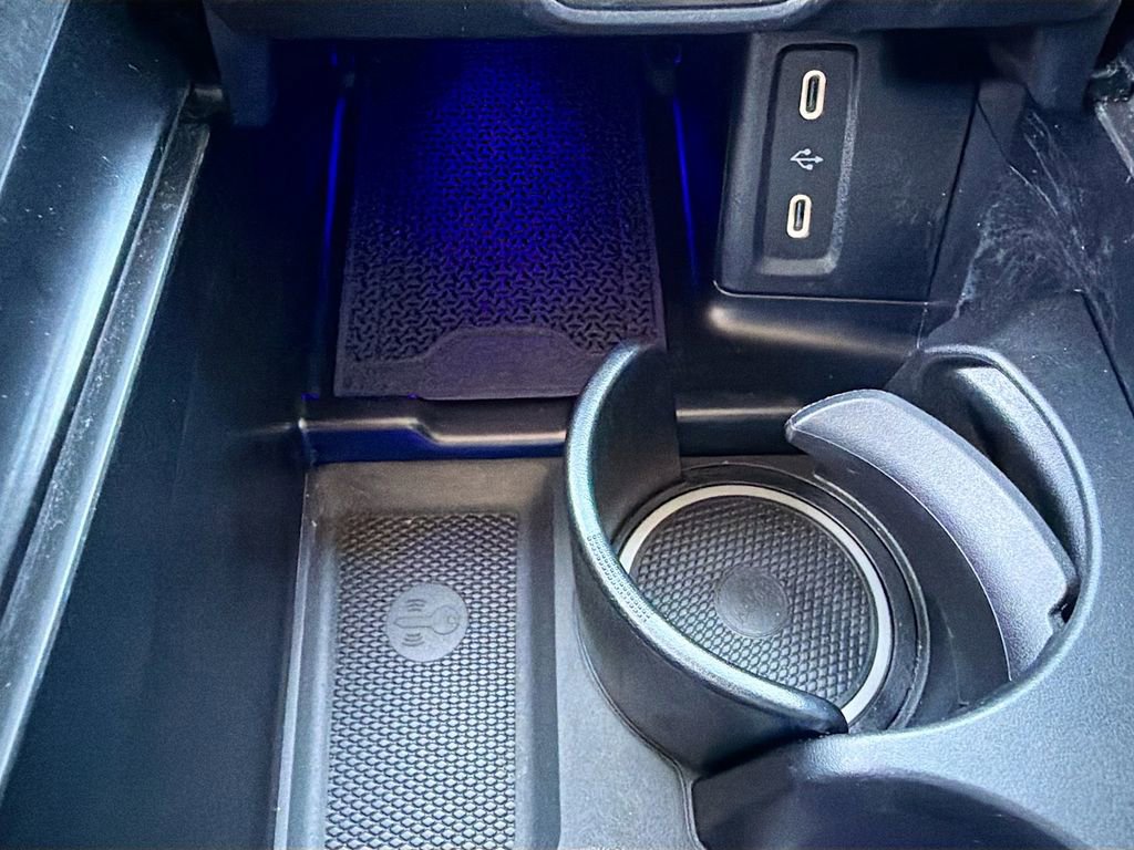 Used 2025 Mercedes-Benz GLC 350e 4MATIC image 30