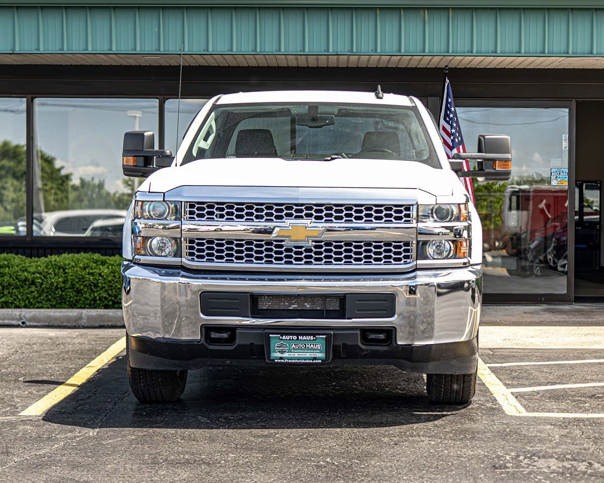 Used 2019 Chevrolet Silverado 2500 W/T AWD/4WD image 2