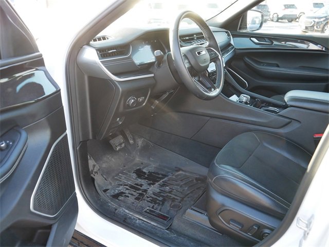 Used 2022 Jeep Grand Cherokee Altitude image 11