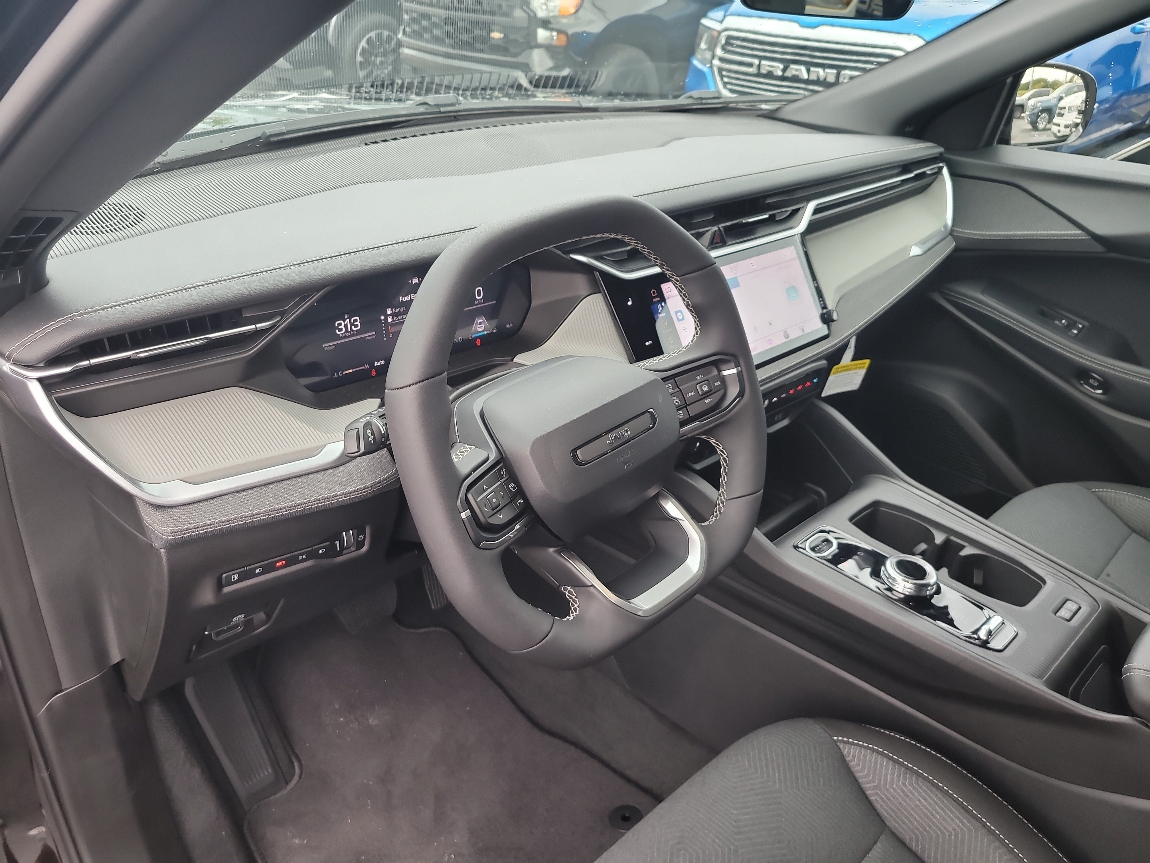 Used 2026 Jeep Cherokee Laredo AWD/4WD image 19
