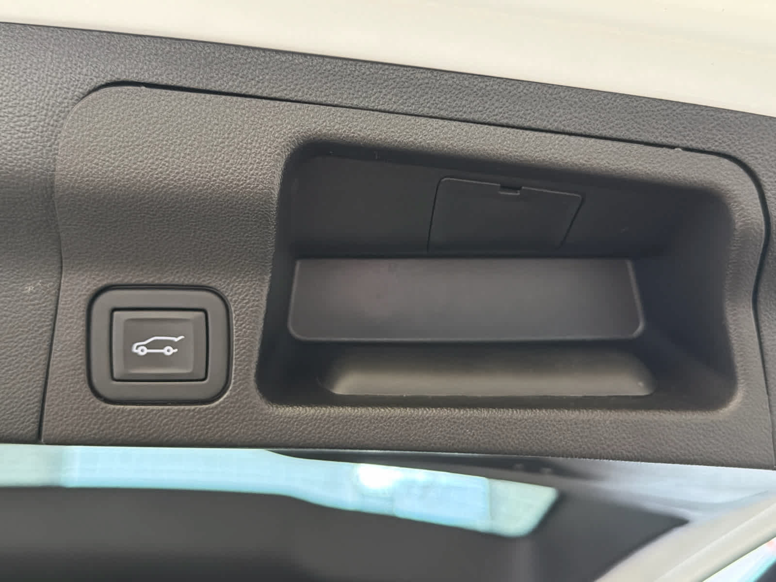 Used 2023 GMC Acadia SLT FWD image 7