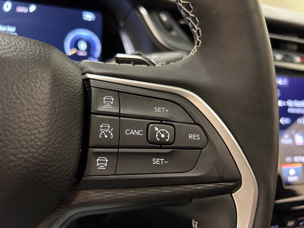 Used 2025 Jeep Grand Cherokee Laredo X w/ Luxury Tech Group I AWD/4WD image 22