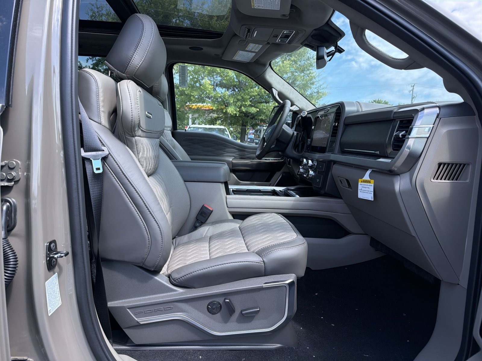 New 2026 Ford F350 Platinum w/ Platinum Plus Package AWD/4WD image 26