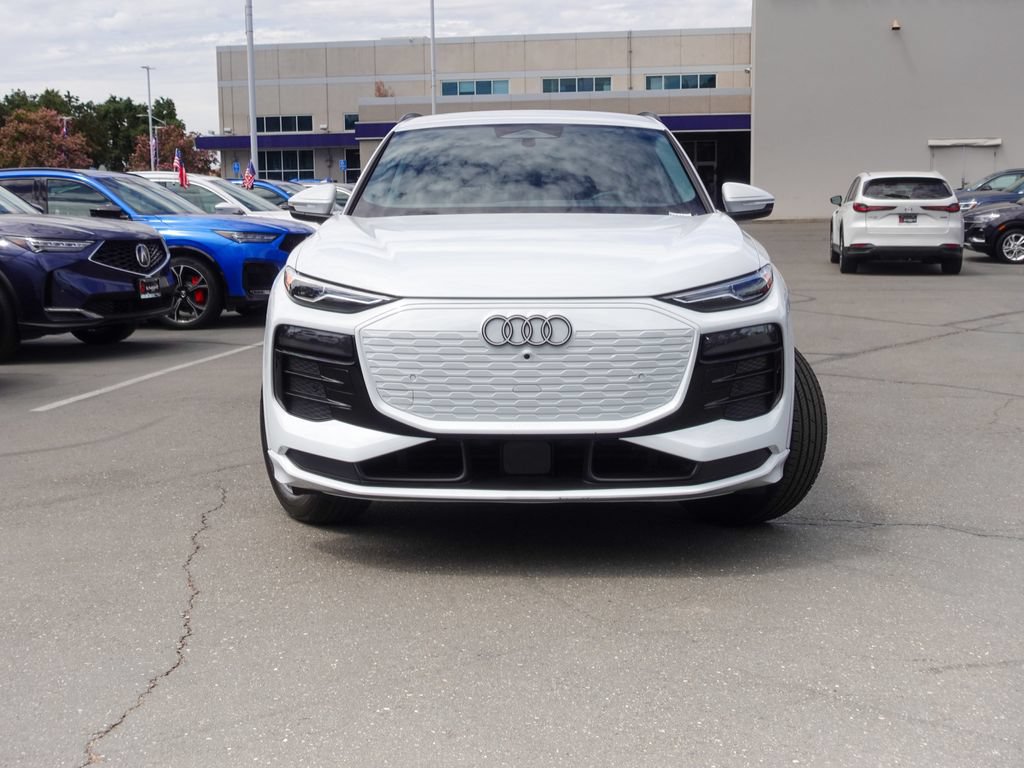 Used 2025 Audi Q6 e-tron Premium AWD/4WD image 2