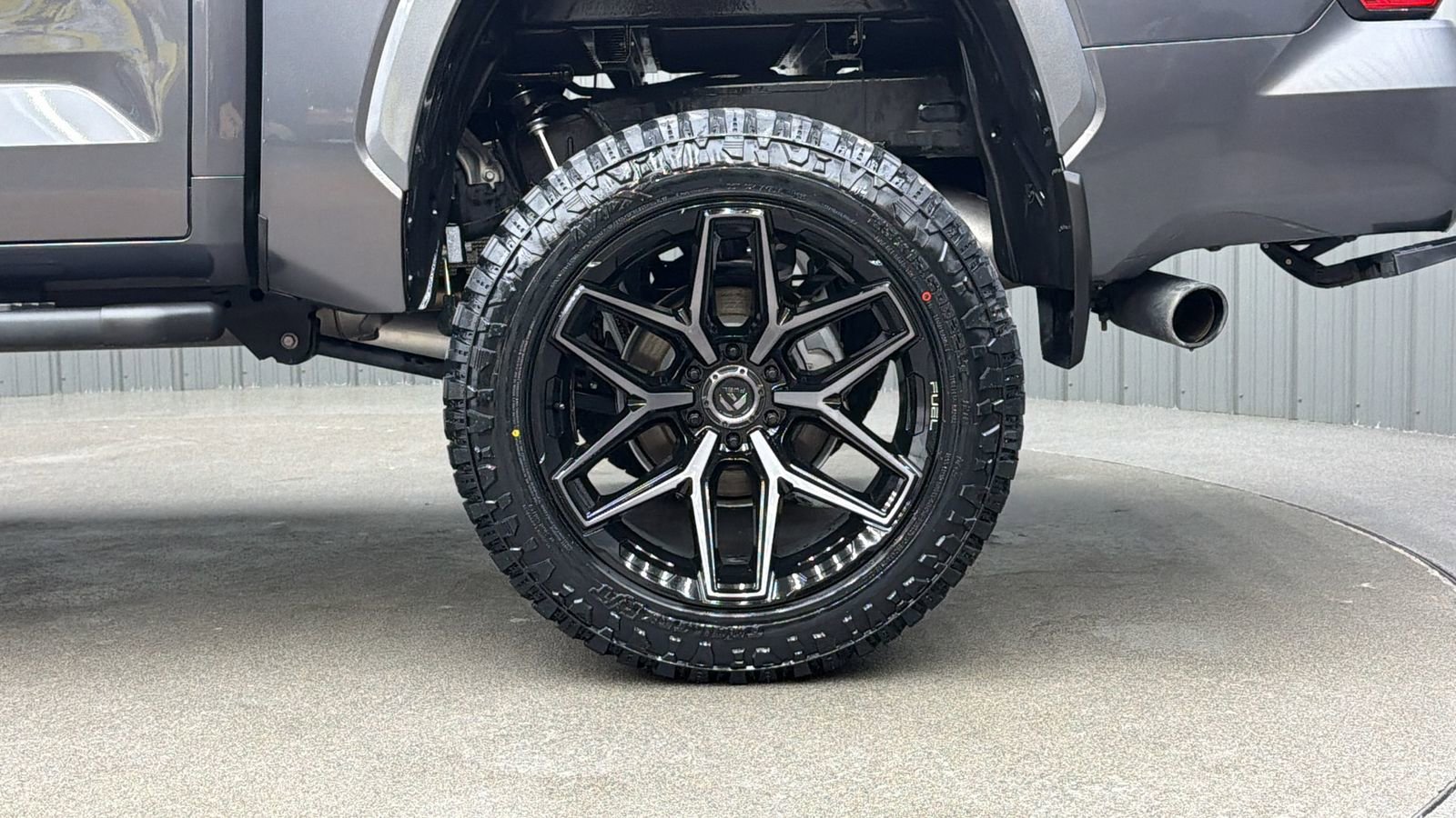 Used 2025 Toyota Tundra Limited image 11