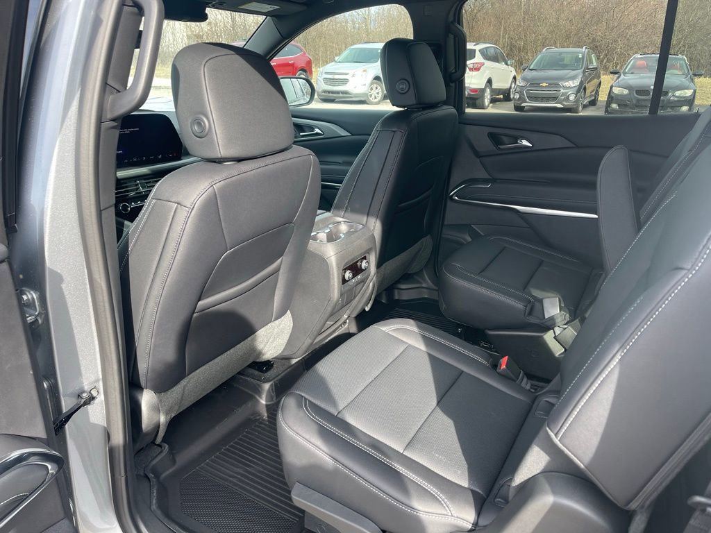 Used 2025 Chevrolet Traverse LT w/ LPO, Floor Liner Package AWD/4WD image 19