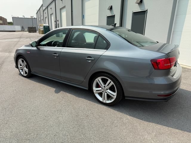 Used 2017 Volkswagen Jetta GLI FWD image 4