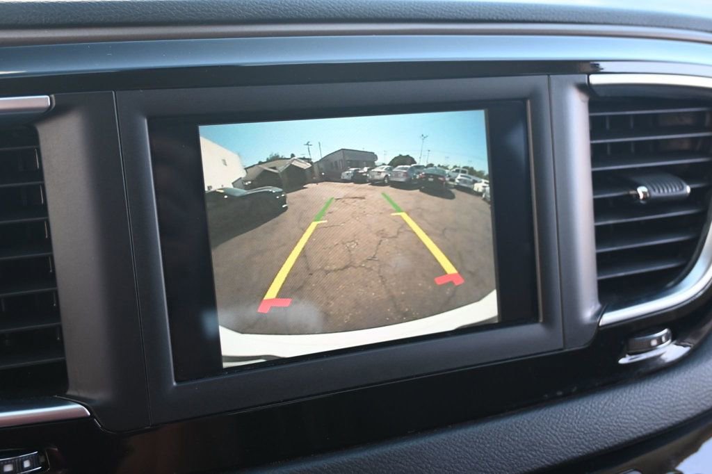 Used 2018 Chrysler Pacifica Touring Plus image 12