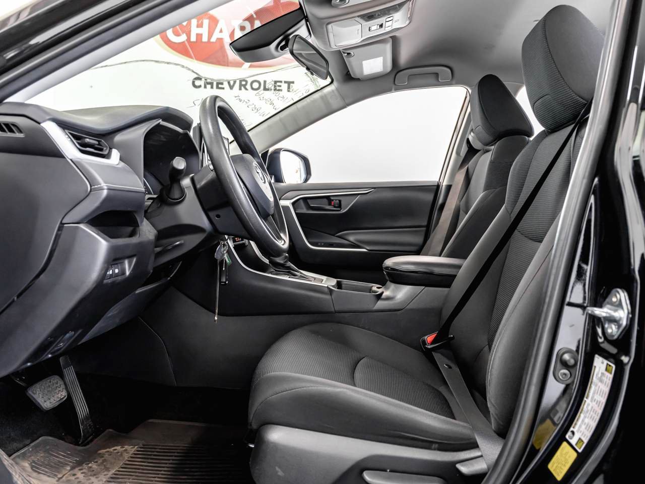 Used 2021 Toyota RAV4 LE FWD image 8