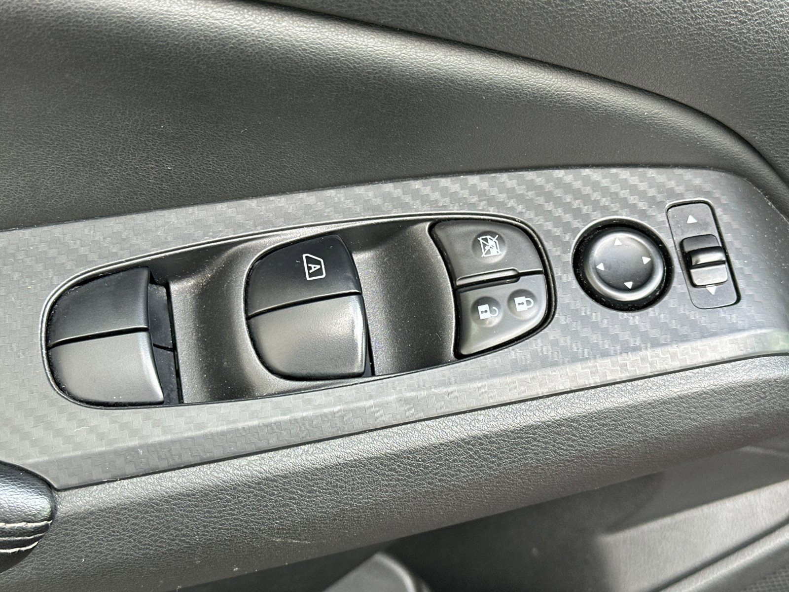 Used 2024 Nissan Altima 2.5 SV image 12