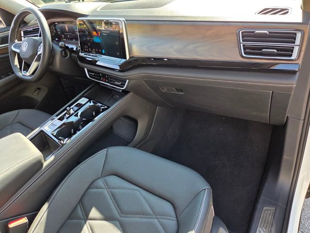 Used 2025 Volkswagen Atlas SE FWD image 17
