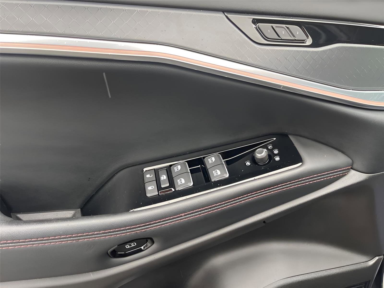 Used 2025 Jeep Wagoneer S Limited AWD/4WD image 19