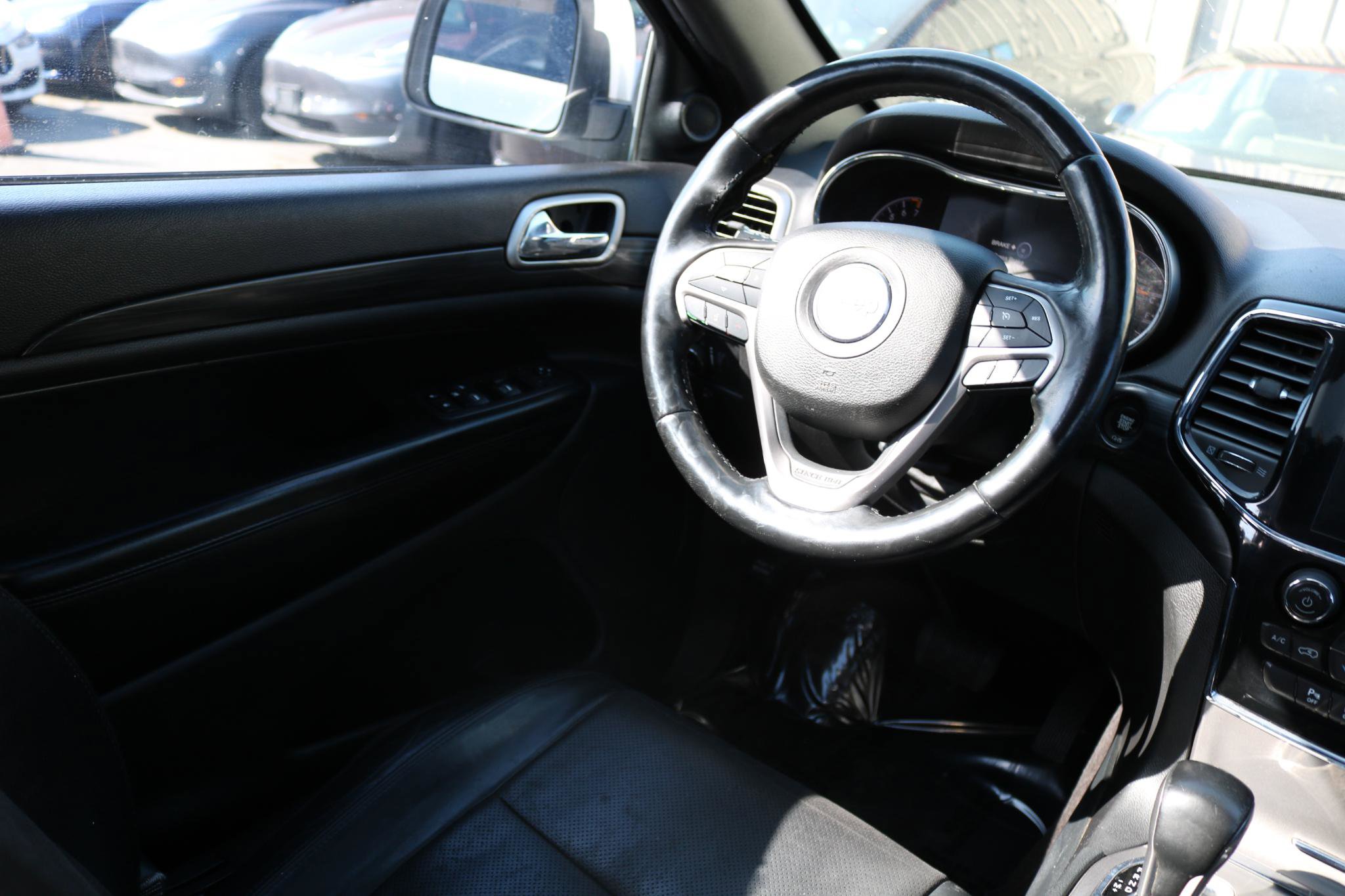 Used 2019 Jeep Grand Cherokee Altitude AWD/4WD image 34