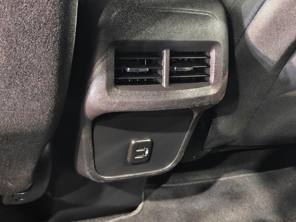 Used 2024 Chevrolet Equinox LT FWD image 24