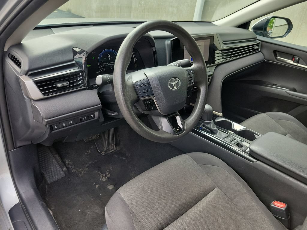 Used 2025 Toyota Camry LE FWD image 24