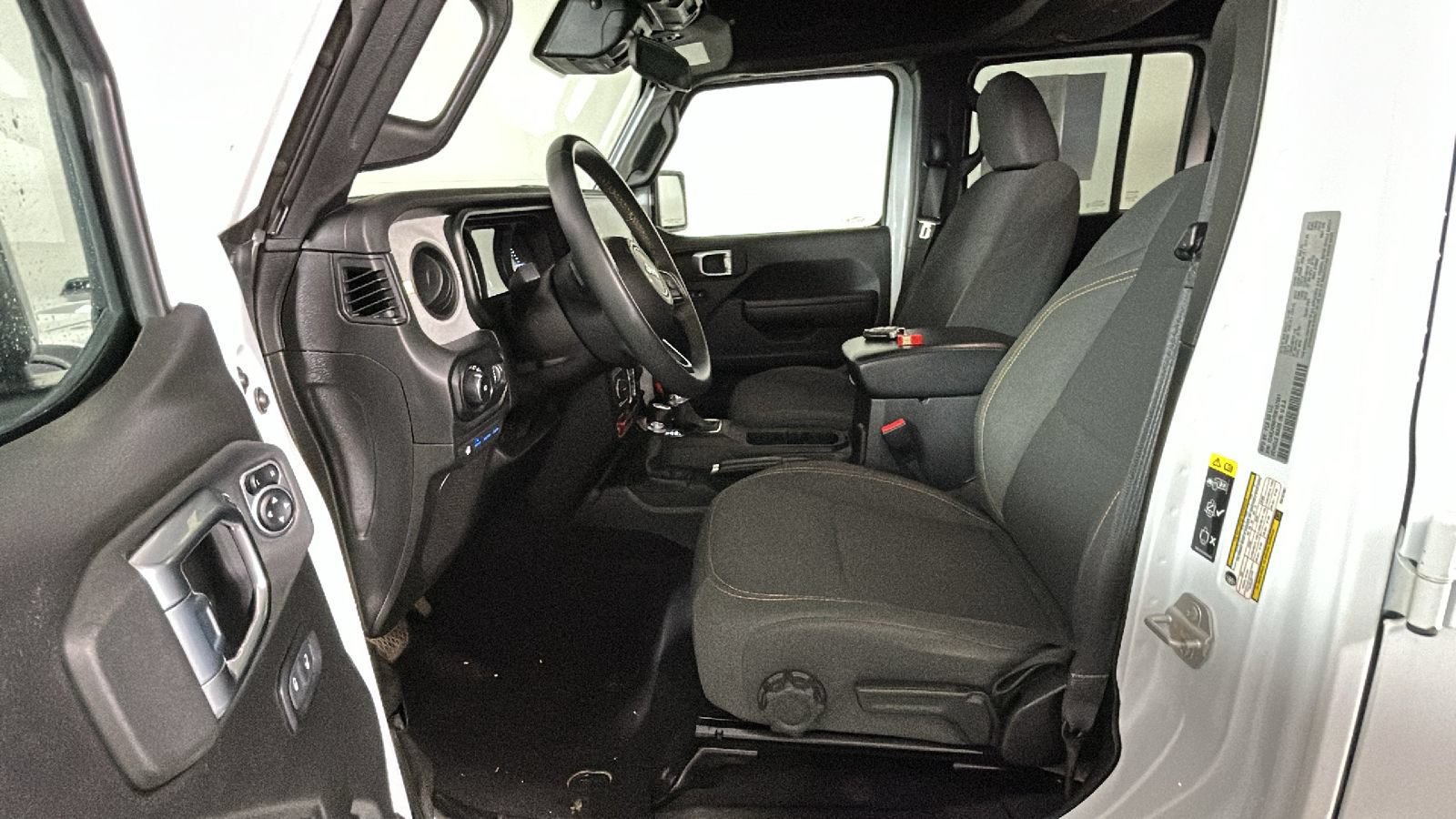 Used 2024 Jeep Wrangler Unlimited AWD/4WD image 11