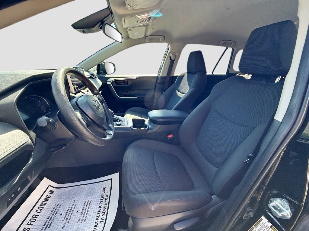 Used 2025 Toyota RAV4 LE AWD/4WD image 22