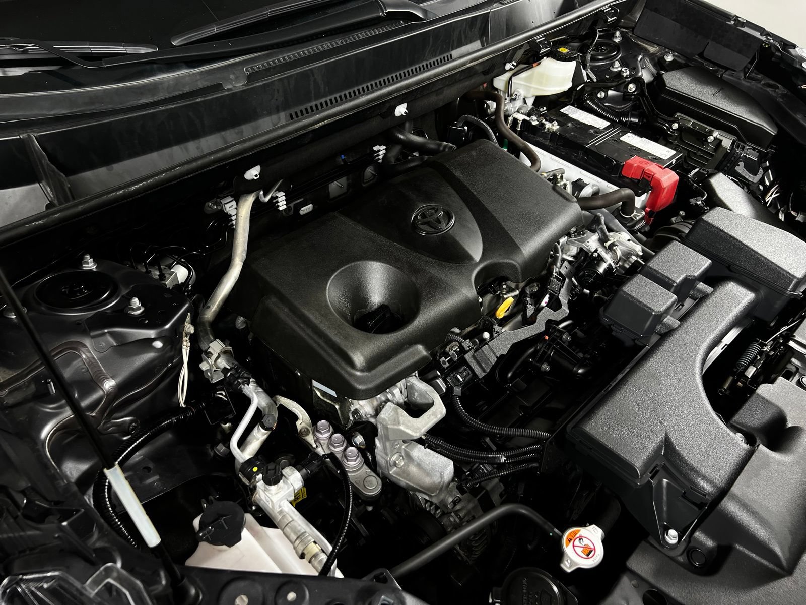 Certified 2025 Toyota RAV4 XLE FWD image 10
