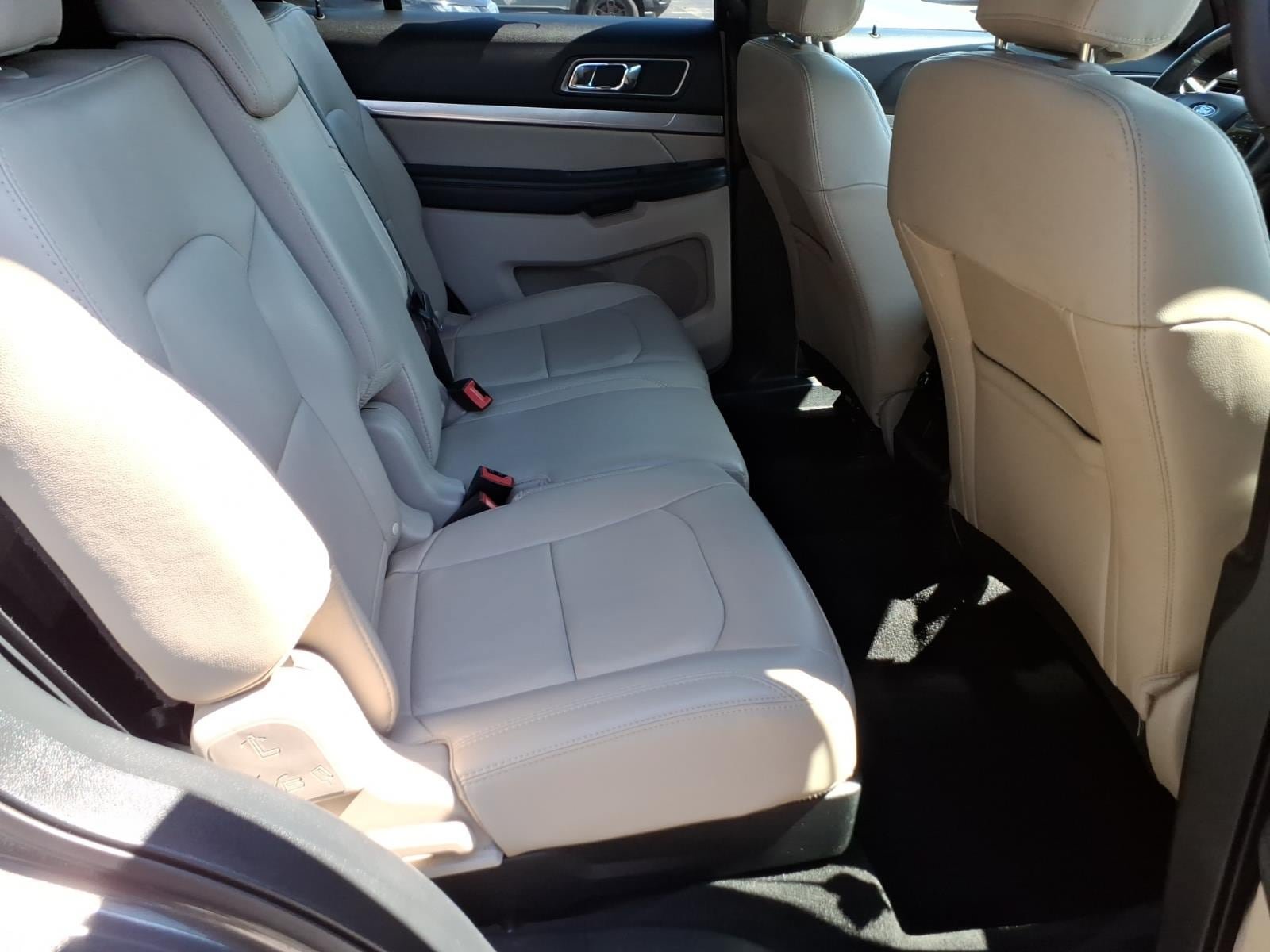 Certified 2018 Ford Explorer XLT w/ Equipment Group 202A AWD/4WD image 27