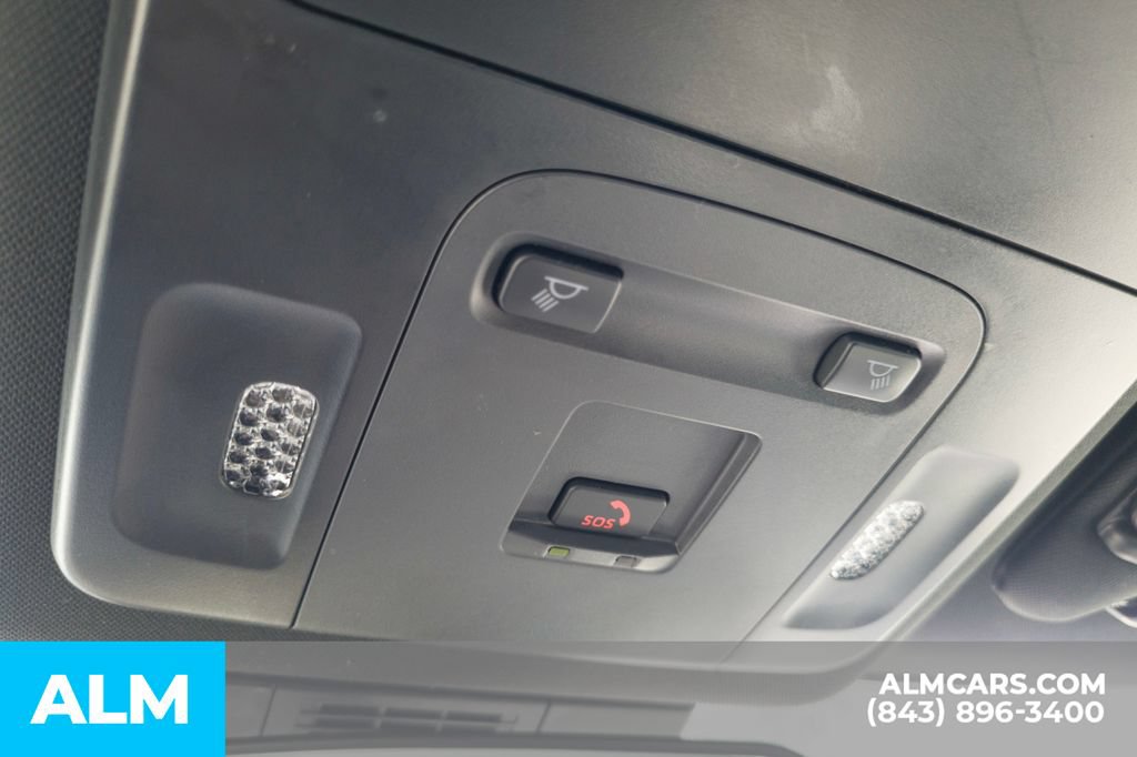Used 2025 Toyota Camry SE FWD image 36