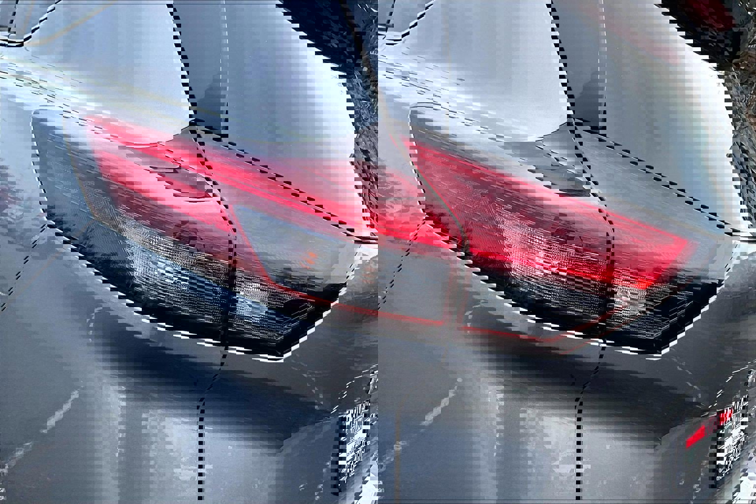 Used 2023 Nissan Rogue SV image 27