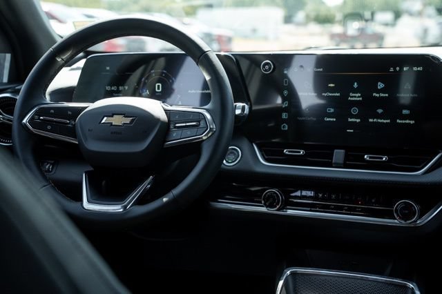 New 2027 Chevrolet Equinox LT w/ Safety and Technology Package FWD image 14