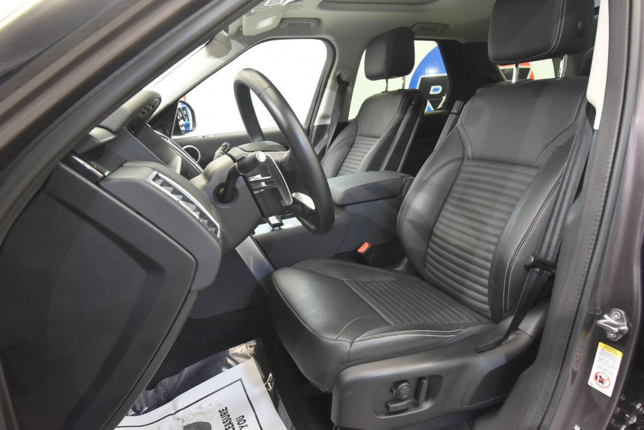 Used 2023 Land Rover Discovery S AWD/4WD image 13