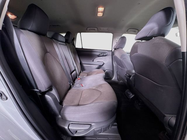 Used 2023 Toyota Highlander LE AWD/4WD image 27
